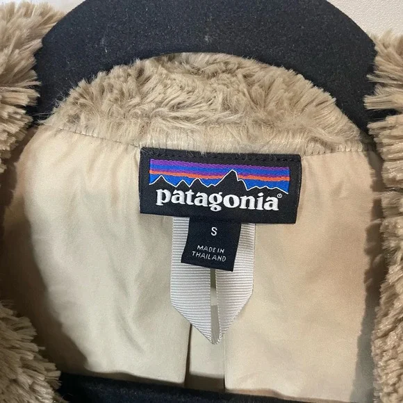Patagonia Women's Pelage Teddy Jacket Tan size Small - Picture 3 of 6